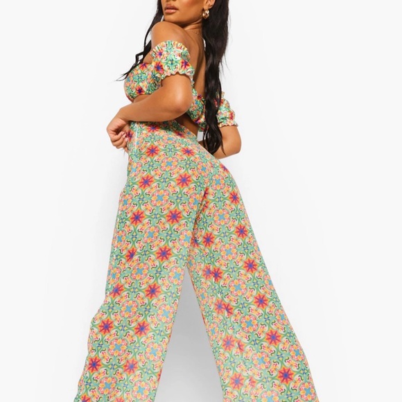 Top and Pant Set seen on Haley Ferguson M - Picture 7 of 12